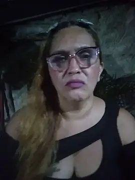 دردشة MOTHER_AND_SON09 الجنسية المباشرة