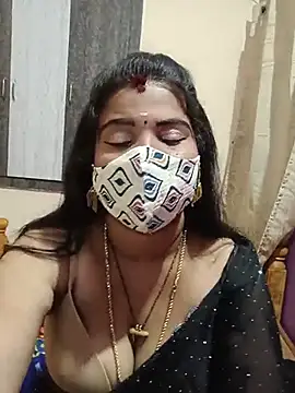 Devi_Tina Chat XXX in diretta