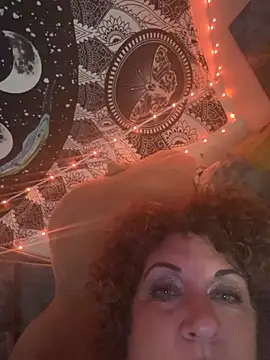 SuzyCatzz Chat XXX in diretta
