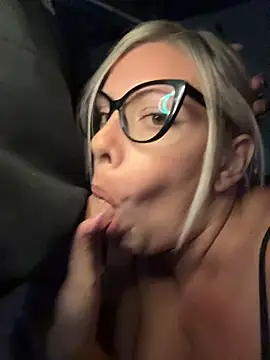 EvaWelly's Live XXX Chat