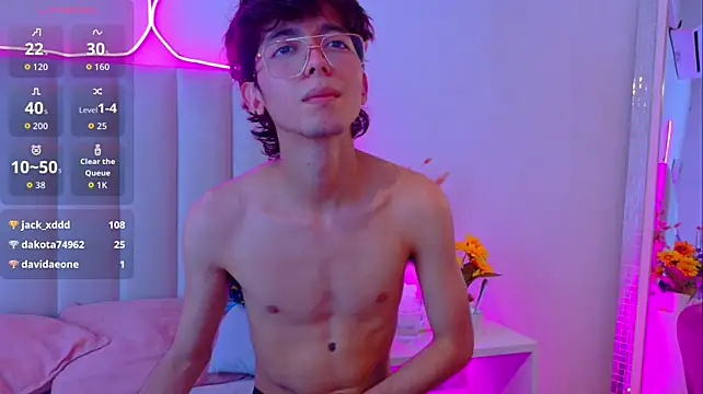 Twink_Sebas7 Adlı Modelin Canlı XXX Sohbeti
