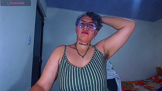 Chat XXX en directo de Yessi_rousse
