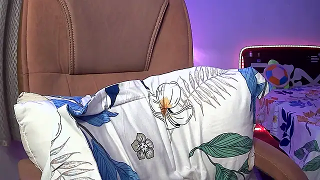 צ'אט XXX בשידור חי של RooH_Punjaban69