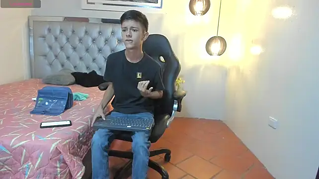 fem_danny7n Live XXX chat