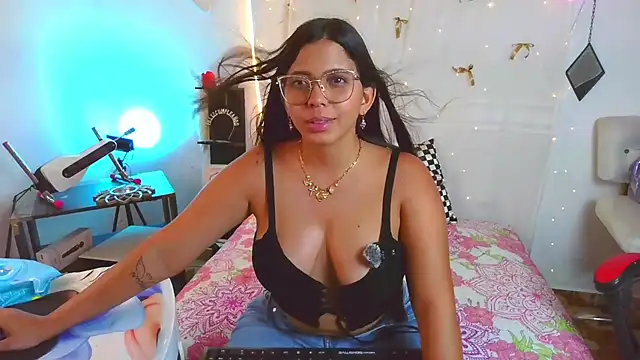 Megaan_Greey Live XXX-Chat