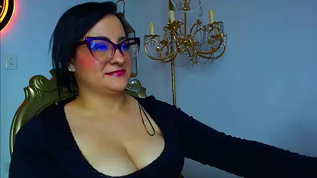 kiara-voss' Live XXX Chat