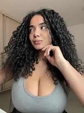Chatroom XXX en direct de Curlyierr