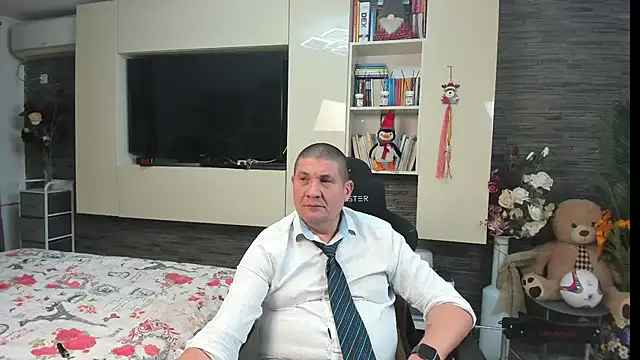 SpartacusDaddy48 Adlı Modelin Canlı XXX Sohbeti