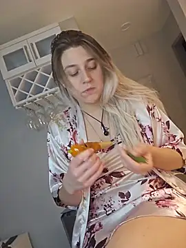 ScarletsWeb élő XXX-chatje