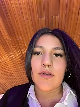 צ'אט XXX בשידור חי של Emily_Gomezz