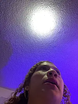 Chat XXX en directo de akatira_ec