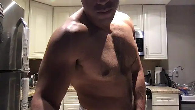 BigGuyMuscle Chat XXX in diretta