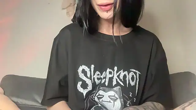 Chat +18 de MissMidnightUK ao vivo