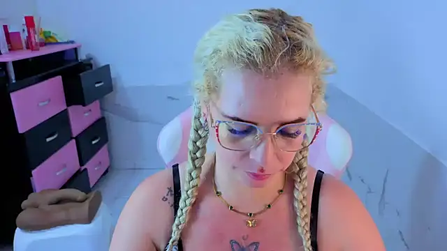 HannaBrave Live XXX-chat