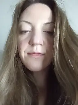 XXX chat uživo modela KattyLuuu