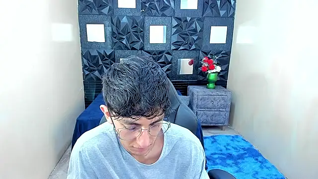 XXX chat uživo modela ElanGiraldo