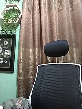 nil-pore-06-L's Webcam Show