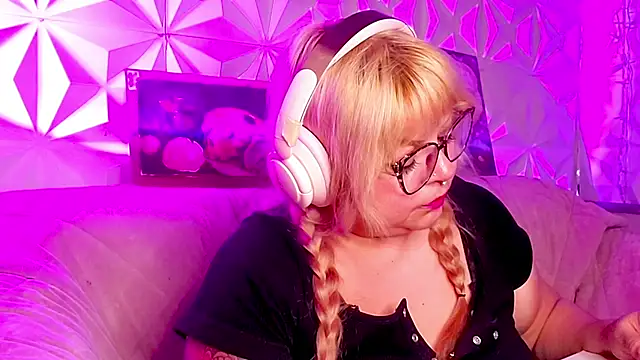 Czat XXX na żywo – Satyn_doll