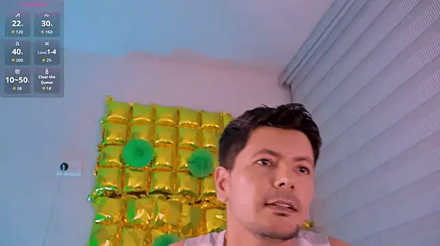 แชท XXX สดของ DerekGrayX
