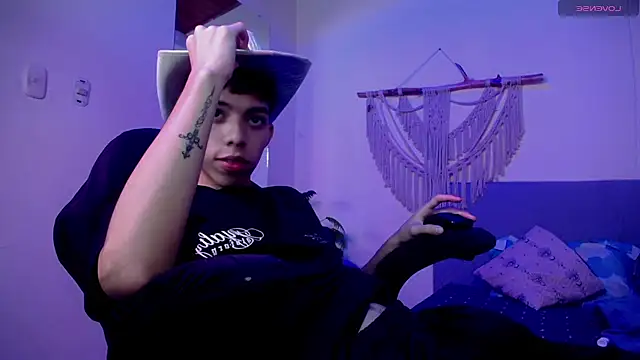 nico_nikc XXX чат на живо