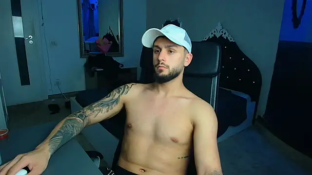 TroyWadee Chat XXX live