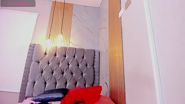 arianna_millers Adlı Modelin Canlı XXX Sohbeti