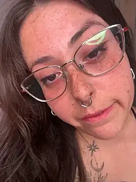 Mizztikaa XXX чат на живо
