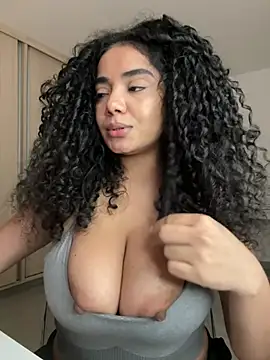 Curlyierr's Live XXX Chat