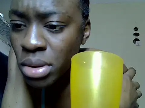 Chat +18 de fine-ebonie ao vivo