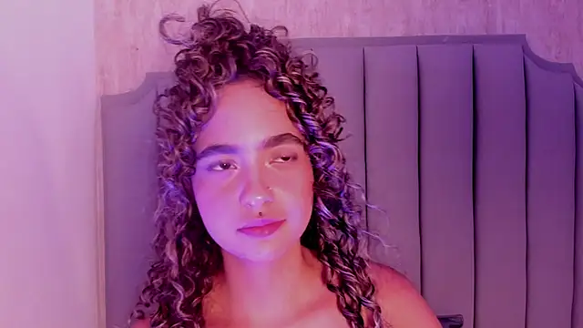 Chat +18 de Lin_meliflua_ ao vivo