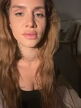 Chat +18 de EmiliaCatalina ao vivo