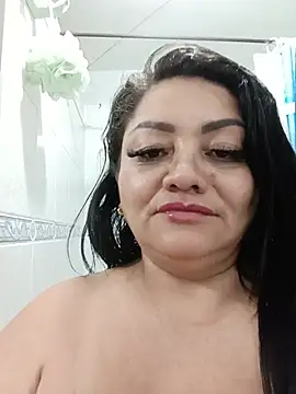 miaboobs19's Live XXX Chat