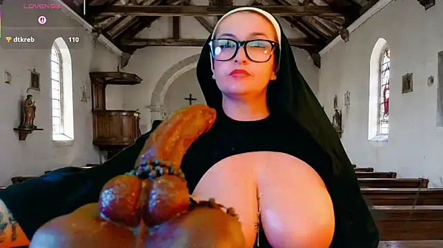 Chat +18 de helenas_fantasy ao vivo