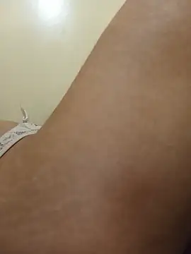 sexy__mona Adlı Modelin Canlı XXX Sohbeti