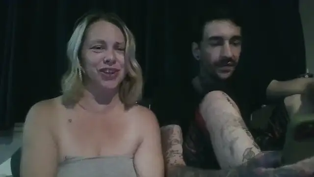 Živý XXX chat 2-BLUNT-CUNTS