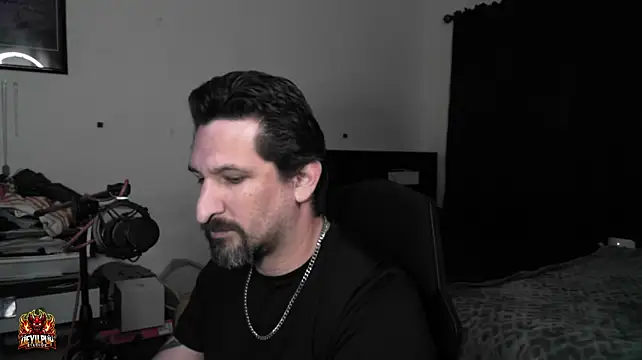 Chatroom XXX en direct de DevilPup75_