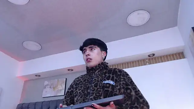 Tommy_Claks live XXX chat