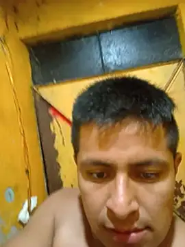 Show modela A-z0-9ivan na web-kameri
