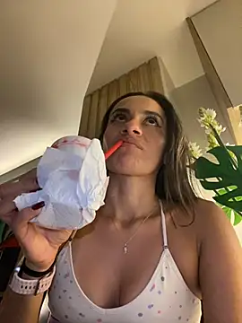 Kay_falcon Chat XXX in diretta