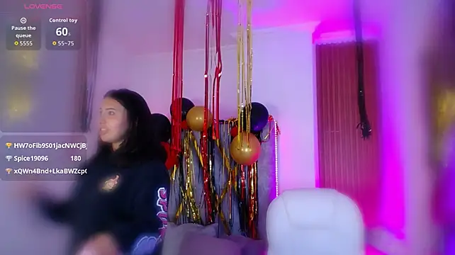 Chat +18 de Camiila__1 ao vivo