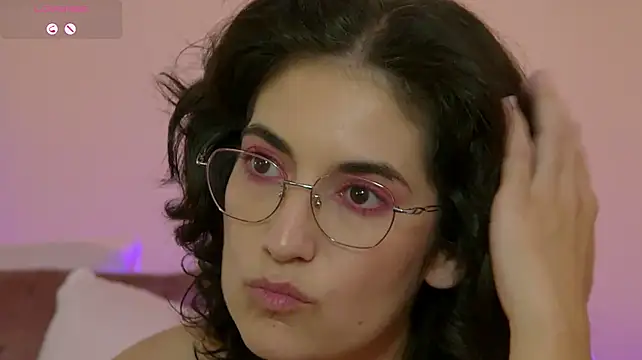 Chat +18 de LadyMonna ao vivo