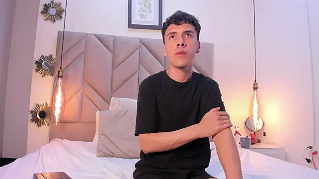 MaxLeons XXX чат на живо