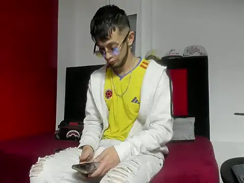 mark_splinter09 Adlı Modelin Canlı XXX Sohbeti