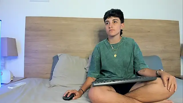 SkylarFox_'s Live XXX Chat