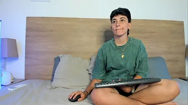 SkylarFox_ Adlı Modelin Canlı XXX Sohbeti