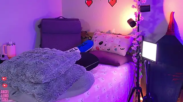 Angel-Lewd-Cake 在線直播表演