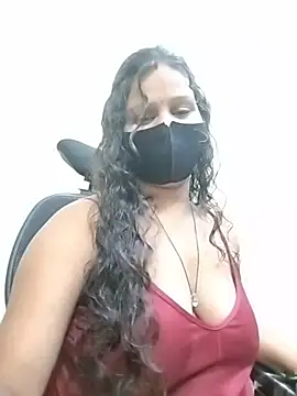 צ'אט XXX בשידור חי של hotyrani07
