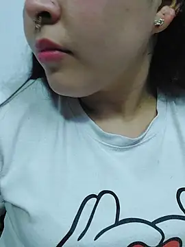 צ'אט XXX בשידור חי של Elinaax