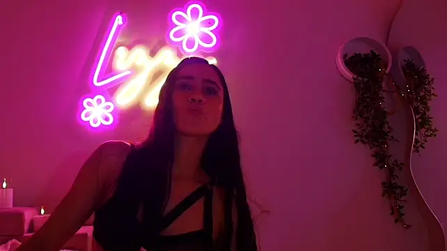 Lizzy_kanee লাইভ XXX চ্যাট