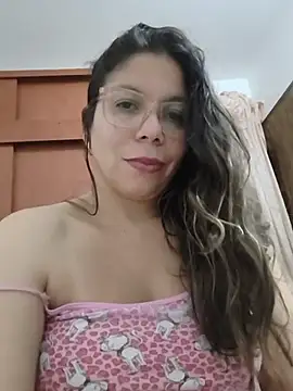 Chat +18 de Carliina_Soussa ao vivo